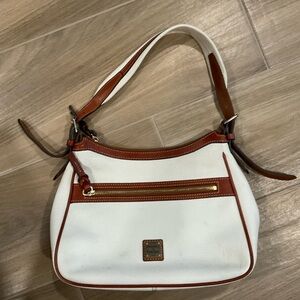 Dooney & Bourke Pebble Grain Hobo Ivory Purse Bag Style j14047206